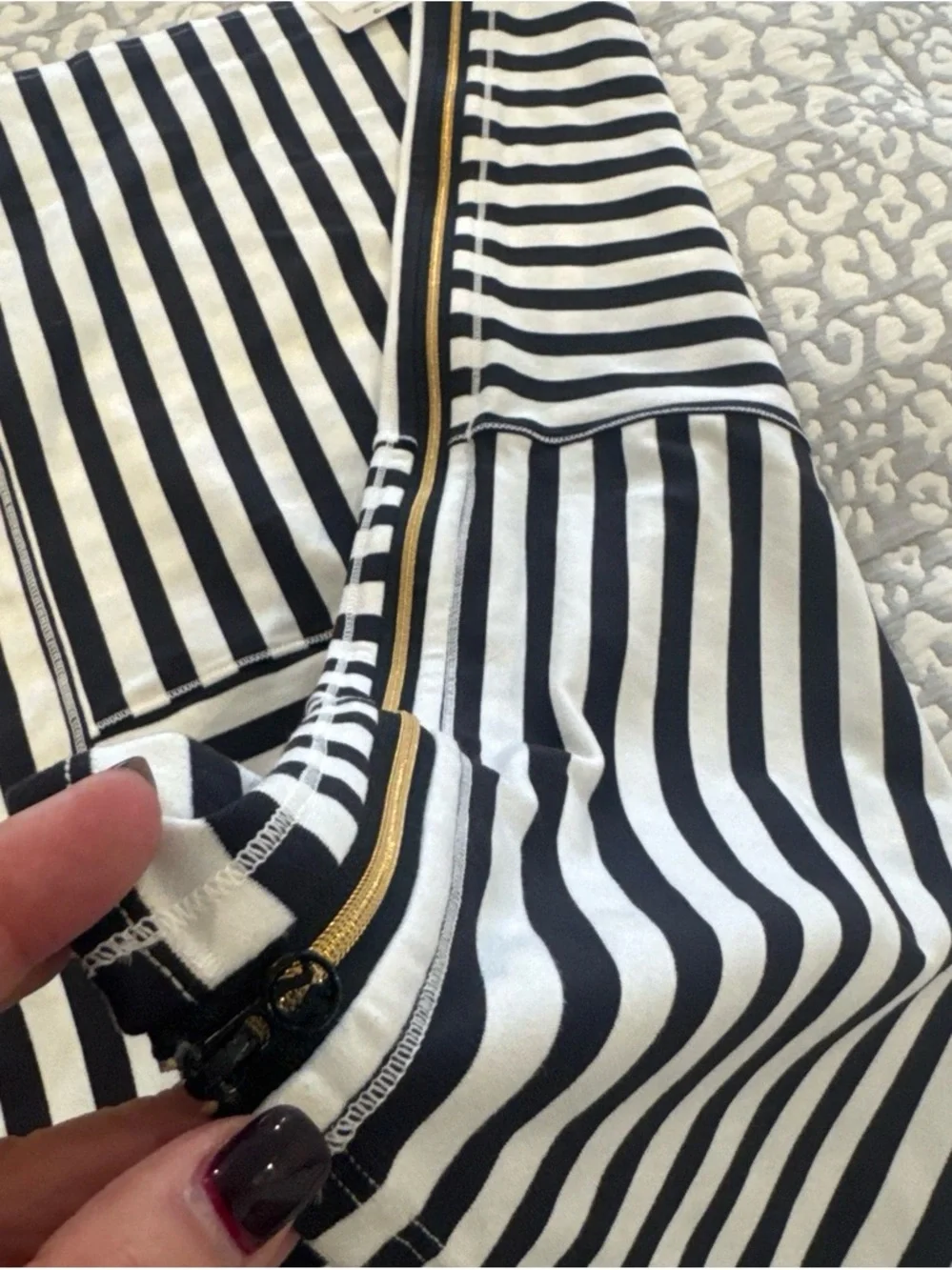 lululemon athletica Black & White Striped Vinyasa Scarf